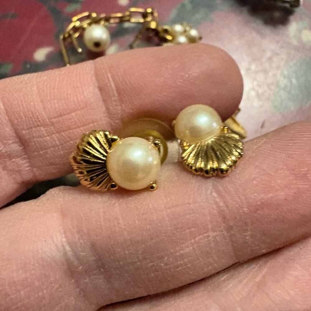 Vintage Gold and Pearl Shell Earrings brand richlieu